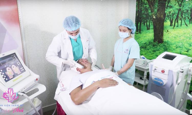 Nghệ sỹ Bình Minh sử dụng Hifu Ultraformer tại Bệnh viện thẩm mỹ Ngọc Phú