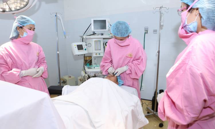 Bệnh viện Thẩm mỹ Ngọc Phú 2 năm liền lọt top 1 thương hiệu uy tín nhất