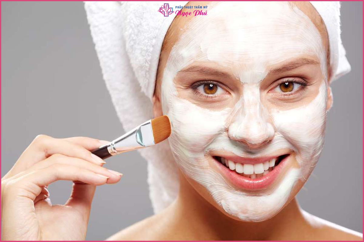 Phụ nữ khi bắt đầu bước vào tuổi 30 trở đi, da mặt sẽ bước vào quá trình lão hóa. 