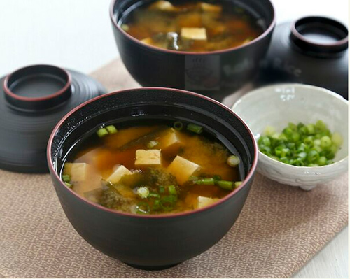 Với hương vị đậm đàn, Miso soup từ lâu đã trở thành món ăn truyền thống của đất nước mặt trời mọc.