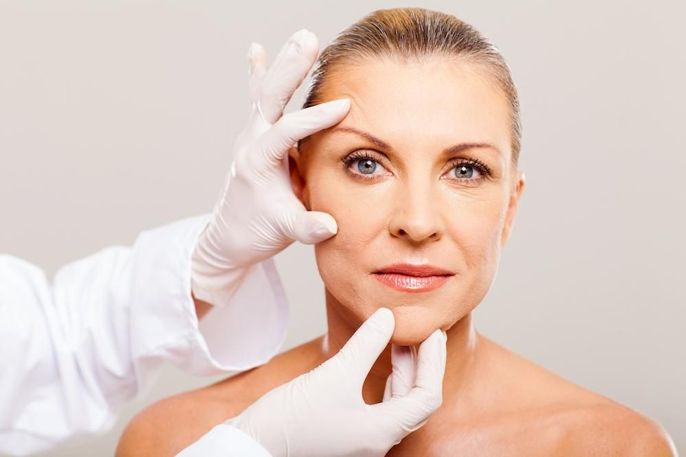 Căng da mặt không phẫu thuật là phương pháp hỗ trợ cải thiện tình trạng lão hóa của da.