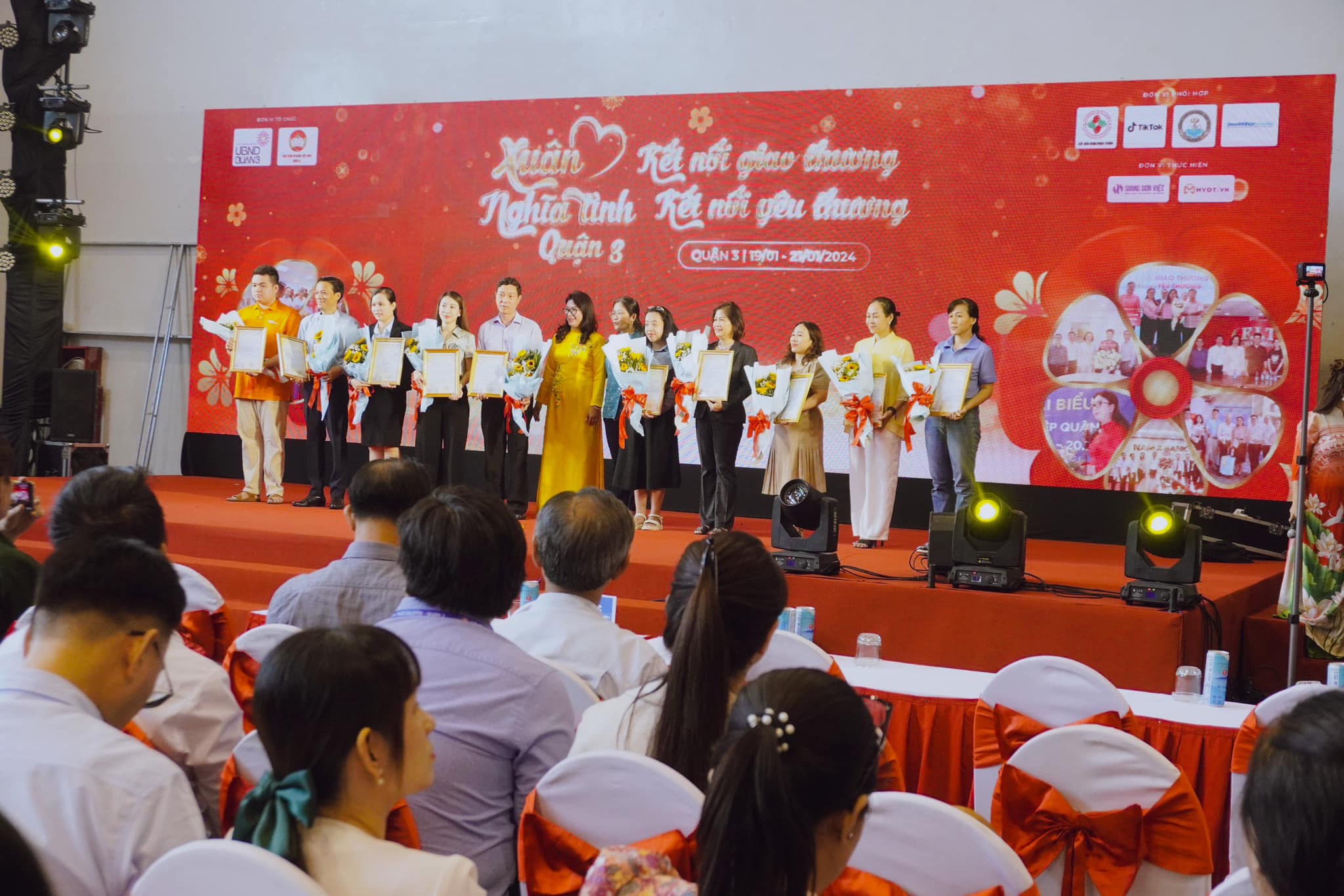 Thẩm mỹ Ngọc Phú đã có mặt tại chương trình “Xuân nghĩa tình: Kết nối yêu thương - Kết nối giao thương” do UBND quận 3 phối hợp Ủy ban MTTQ quận 3 kết hợp tổ chức